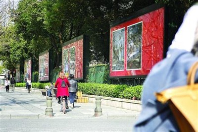 上海天价违建广告牌不但未拆反被纳入规划